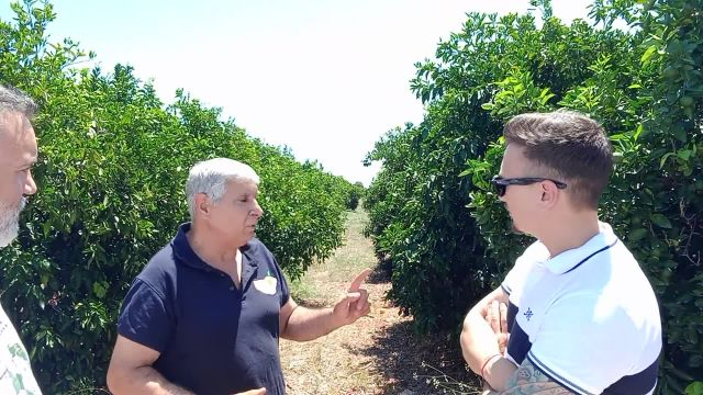 Victor hablando sobre el campo