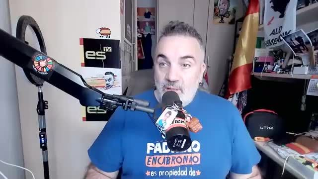 Pico de pato,patas de pato,hace CUAC...es un incendio provocado