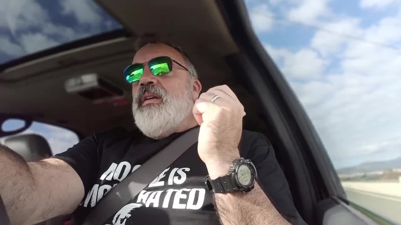 Saliendo del juzgado 3 de noviembre