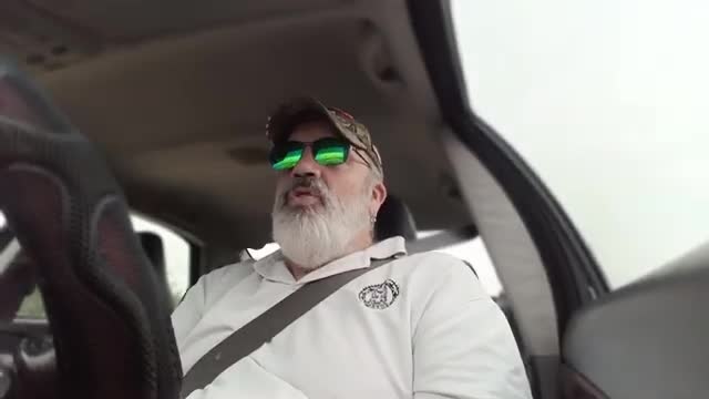 España celebra y aplaude a los malos